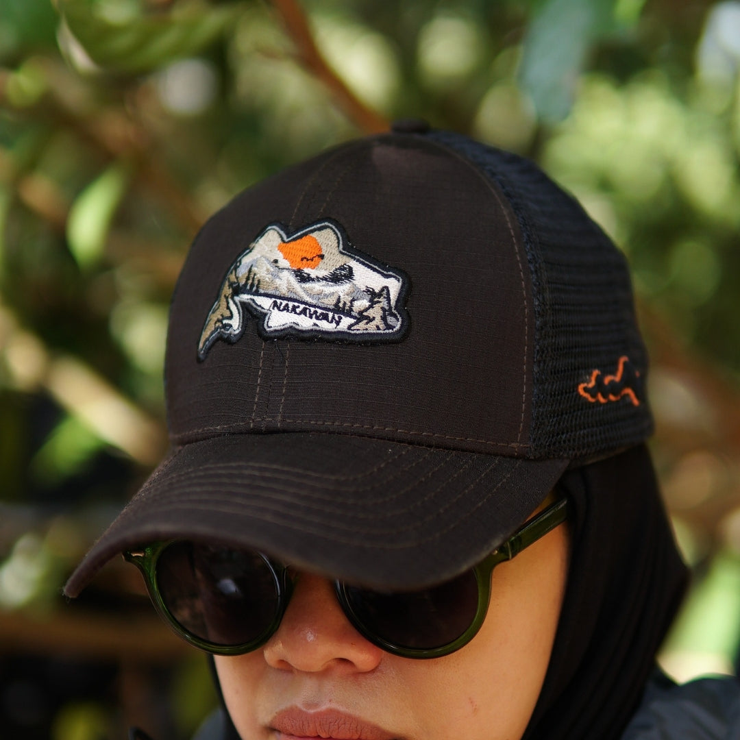 Nakawan Mountain Toman Truckers cap